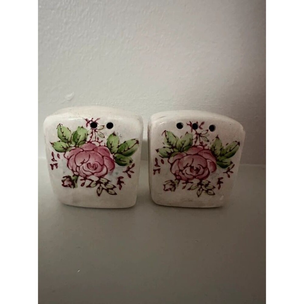 Rose salt and pepper shakers